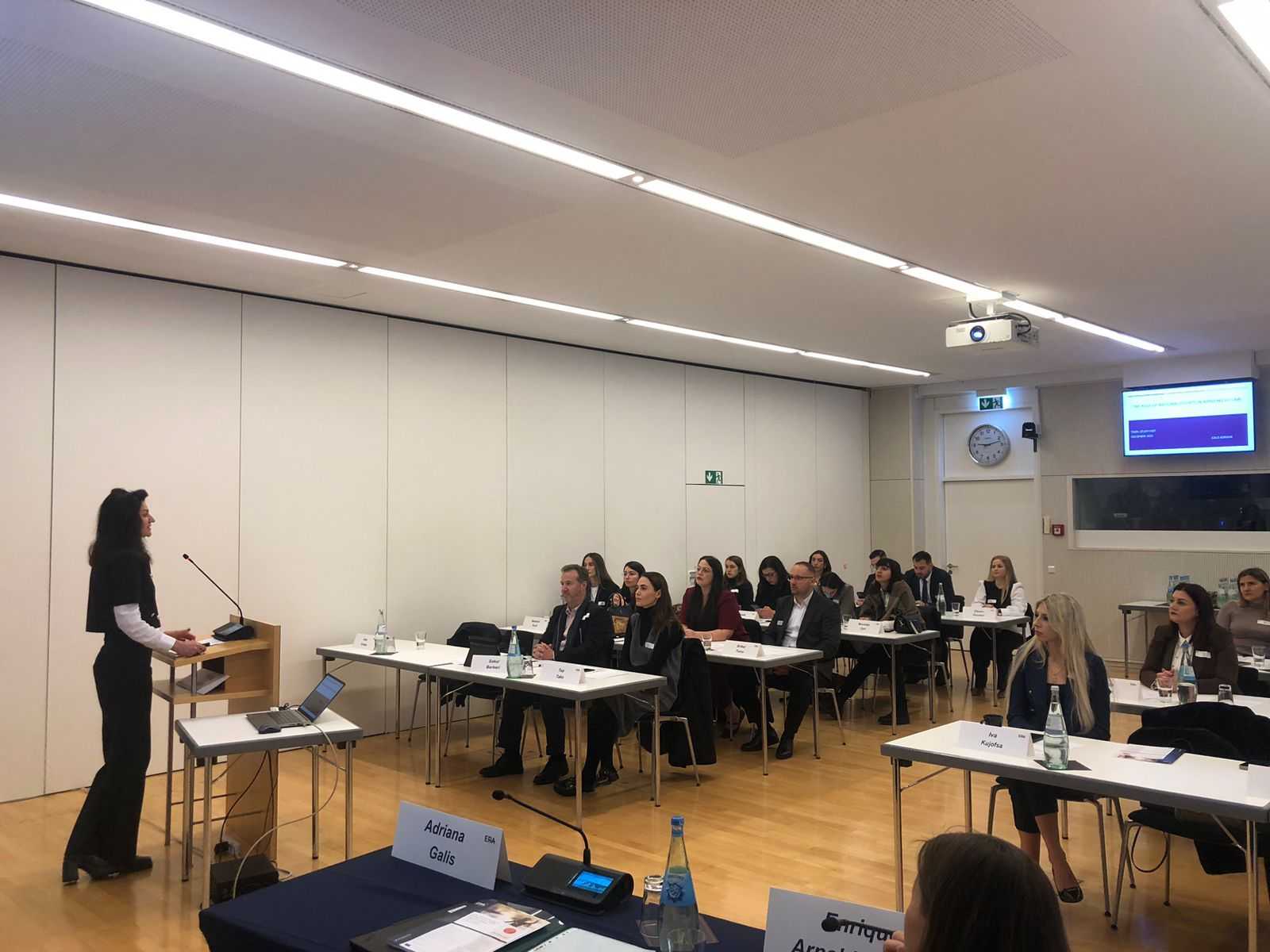 VIZITË STUDIMORE NË GJYKATËN E DREJTËSISË SË BASHKIMIT EVROPIAN DHE TRAJNIM NË AKADEMINË EUROPIANE PËR TË DREJTËN EVROPIANE – ERA